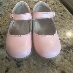 L’amour brand leather toddler girls size 9 dress shoes Pink